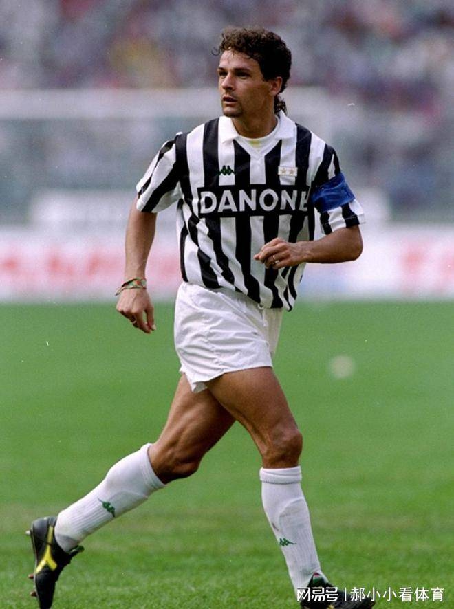 世界足坛历史十大前场自由人排名：绿茵场的无界艺术与战术革命！